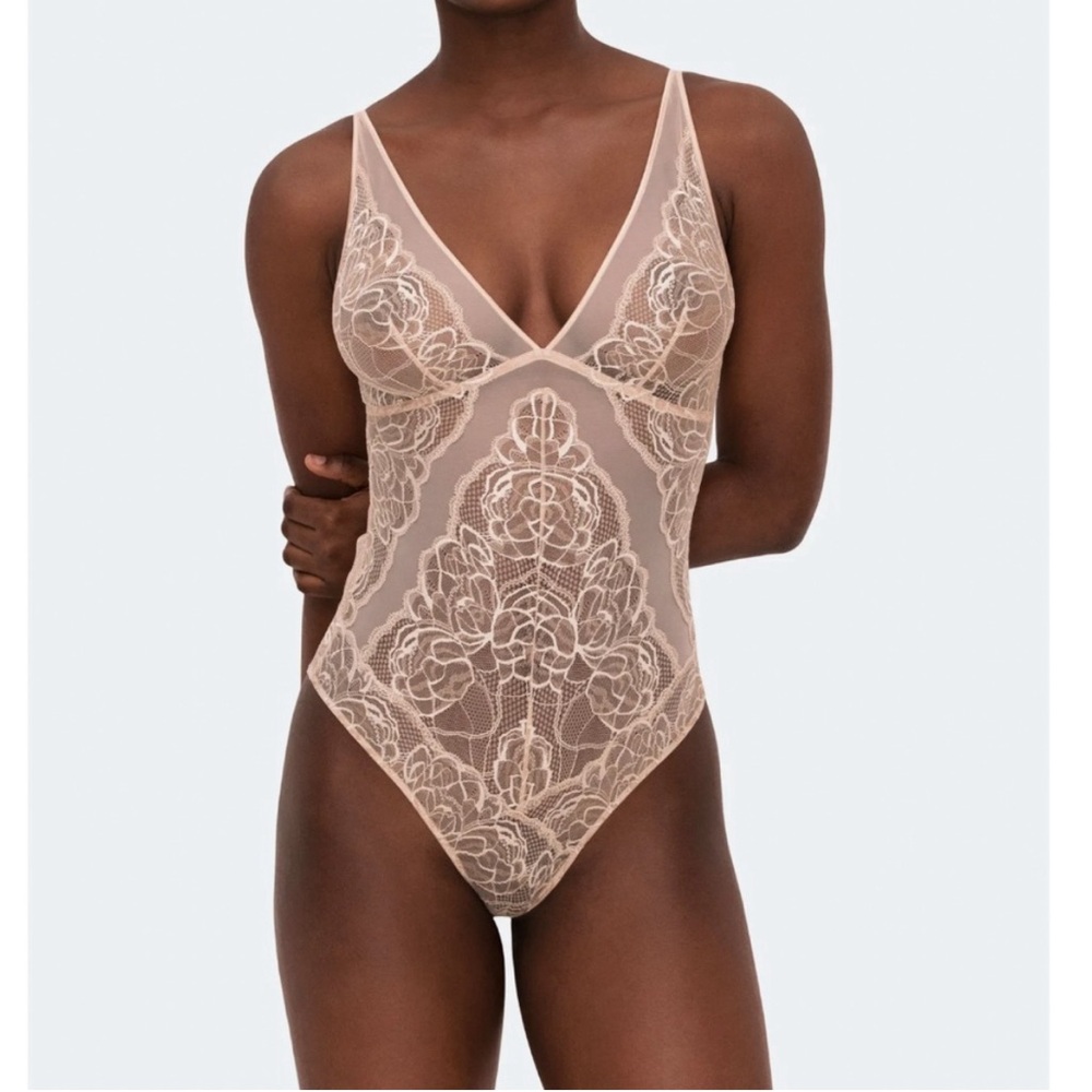 Noelle Wolf Soul Lace Bodysuit - Sand